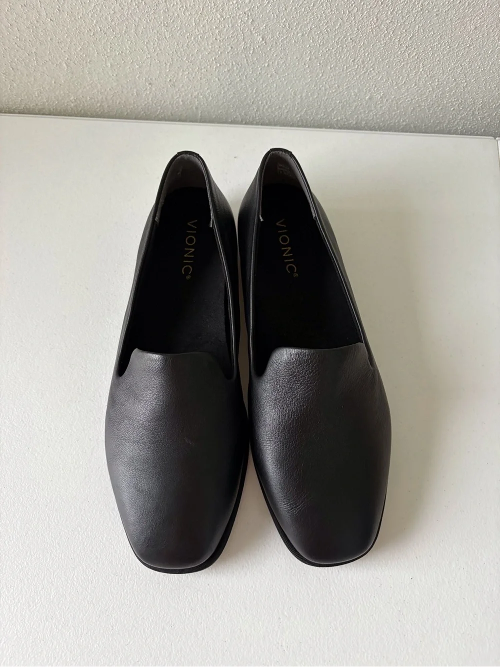 Vionic Willa‎ 2.0  9 Wide Black Leather Comfort Flats Arch Support Casual Office